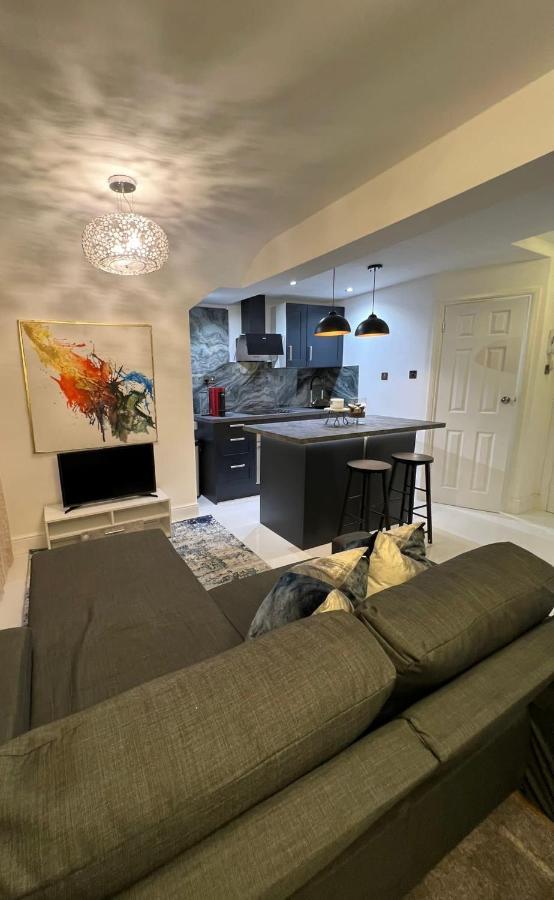 Newly Renovated Modern Studio Apartment In West Kensington Londyn Zewnętrze zdjęcie