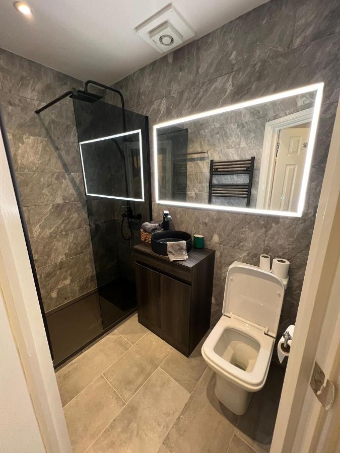 Newly Renovated Modern Studio Apartment In West Kensington Londyn Zewnętrze zdjęcie